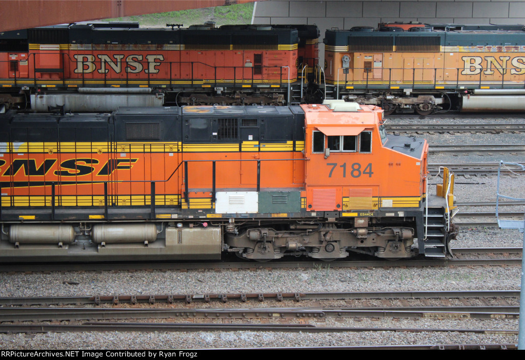 BNSF 7184